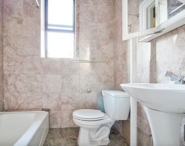 West 72 Street - Photo Thumbnail 5