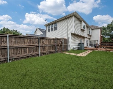 804 Santa Fe Trail - Photo Thumbnail 17