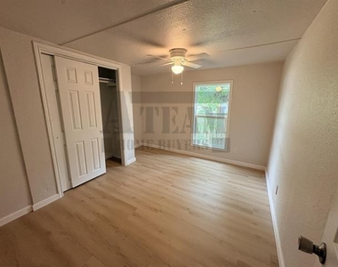 117 Oxbow Street - Photo Thumbnail 16