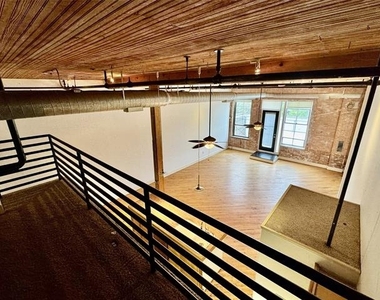 3026 Commerce - Photo Thumbnail 9