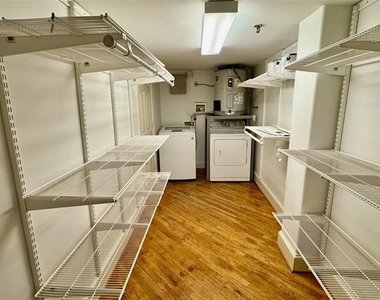 3026 Commerce - Photo Thumbnail 12