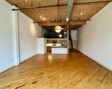 3026 Commerce - Photo Thumbnail 5