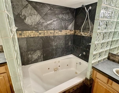 3026 Commerce - Photo Thumbnail 13