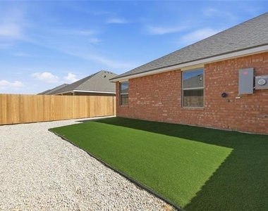 2854 Glennster Street - Photo Thumbnail 28