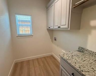 6901 Glen Abbey - Photo Thumbnail 20
