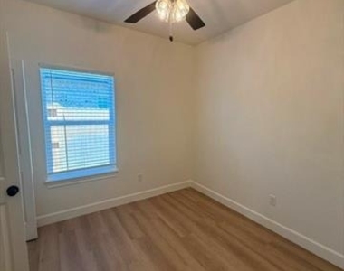 6901 Glen Abbey - Photo Thumbnail 16