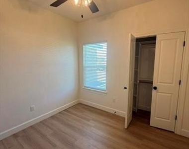 6901 Glen Abbey - Photo Thumbnail 14