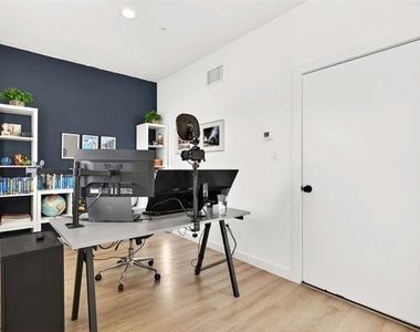 419 W 9th Street - Photo Thumbnail 19