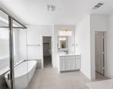 1019 Modesto Drive - Photo Thumbnail 30
