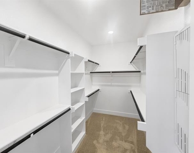 1019 Modesto Drive - Photo Thumbnail 33