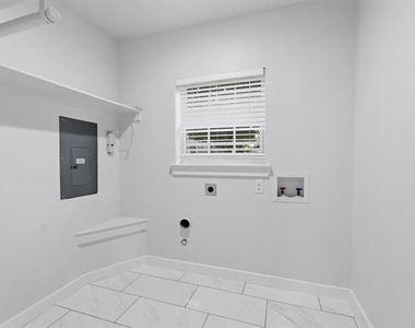 3721 Smartt Street - Photo Thumbnail 15