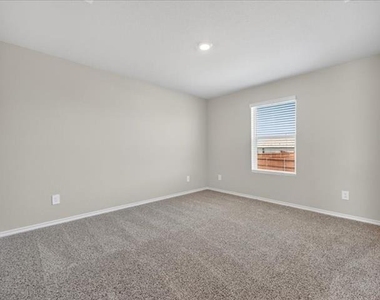 5568 Corduroy Road - Photo Thumbnail 14