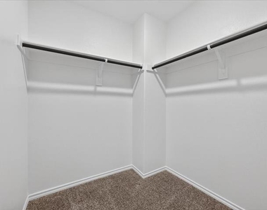 5568 Corduroy Road - Photo Thumbnail 18