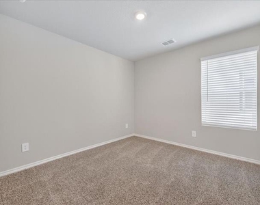 5568 Corduroy Road - Photo Thumbnail 12