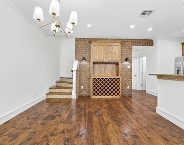 6041 Pisa Lane - Photo Thumbnail 9