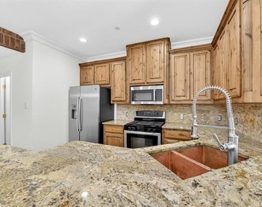 6041 Pisa Lane - Photo Thumbnail 10
