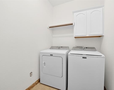 6041 Pisa Lane - Photo Thumbnail 18