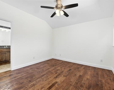 6041 Pisa Lane - Photo Thumbnail 25