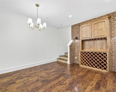 6041 Pisa Lane - Photo Thumbnail 8