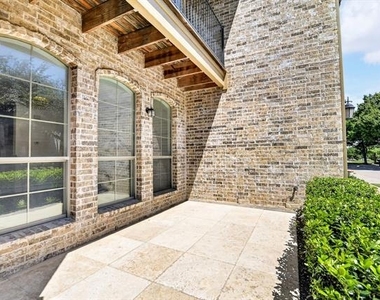 6041 Pisa Lane - Photo Thumbnail 6