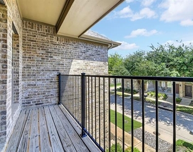 6041 Pisa Lane - Photo Thumbnail 7