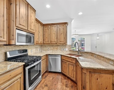 6041 Pisa Lane - Photo Thumbnail 12
