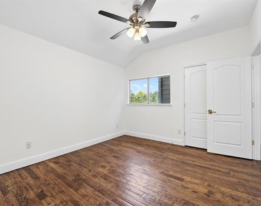 6041 Pisa Lane - Photo Thumbnail 27