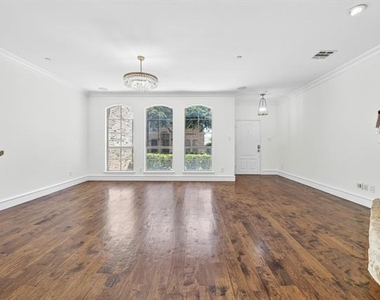 6041 Pisa Lane - Photo Thumbnail 3