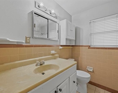 6209 Shadydell Drive - Photo Thumbnail 9
