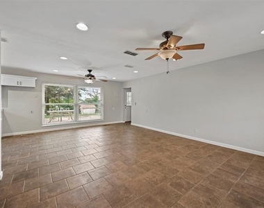6209 Shadydell Drive - Photo Thumbnail 4