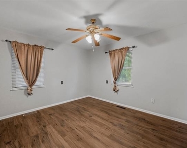 6209 Shadydell Drive - Photo Thumbnail 11