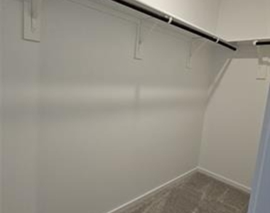 7924 Gilbert Street - Photo Thumbnail 20