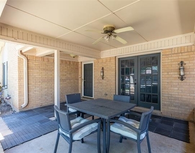 2601 Edgemont Drive - Photo Thumbnail 3