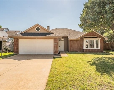 2711 Canterbury Street - Photo Thumbnail 1