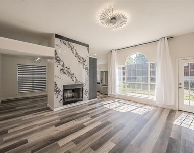 2711 Canterbury Street - Photo Thumbnail 3
