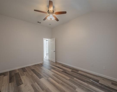 2711 Canterbury Street - Photo Thumbnail 22