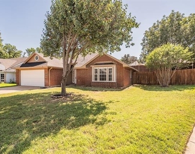 2711 Canterbury Street - Photo Thumbnail 2