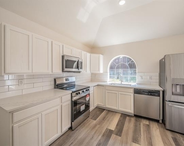 2711 Canterbury Street - Photo Thumbnail 10