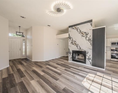 2711 Canterbury Street - Photo Thumbnail 4
