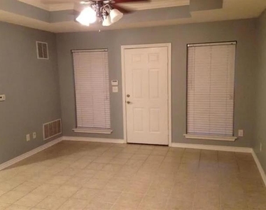 1130 E Ohio Street - Photo Thumbnail 4