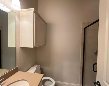 5784 Robbie Road - Photo Thumbnail 5