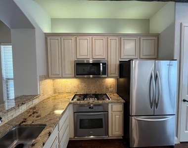 5784 Robbie Road - Photo Thumbnail 10