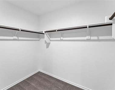 708 Basteen Lane - Photo Thumbnail 14