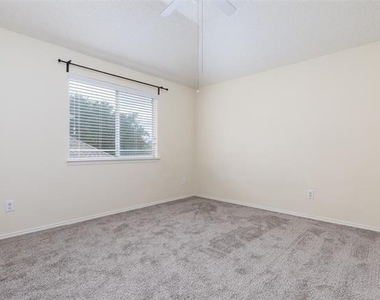3928 Windford Drive - Photo Thumbnail 22
