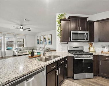 132 Whitetail Way - Photo Thumbnail 7