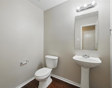 4909 Wildcreek Way - Photo Thumbnail 8