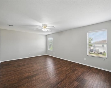 4909 Wildcreek Way - Photo Thumbnail 14