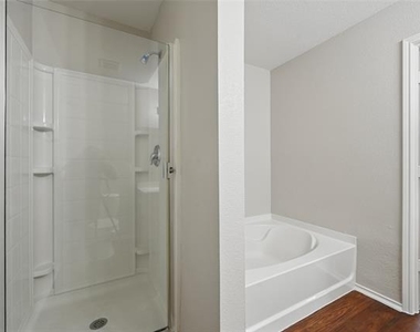 4909 Wildcreek Way - Photo Thumbnail 17