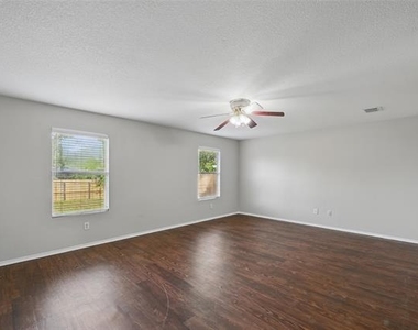 4909 Wildcreek Way - Photo Thumbnail 9