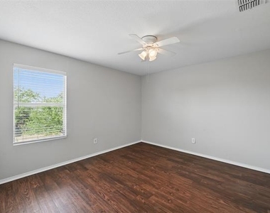 4909 Wildcreek Way - Photo Thumbnail 11